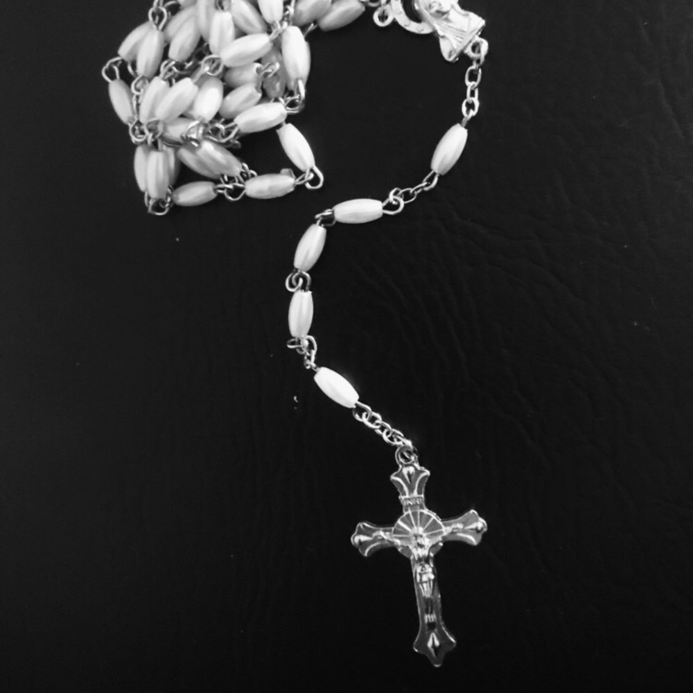 White Pearl Rosary Necklace. Prayers, meditation beads NEW